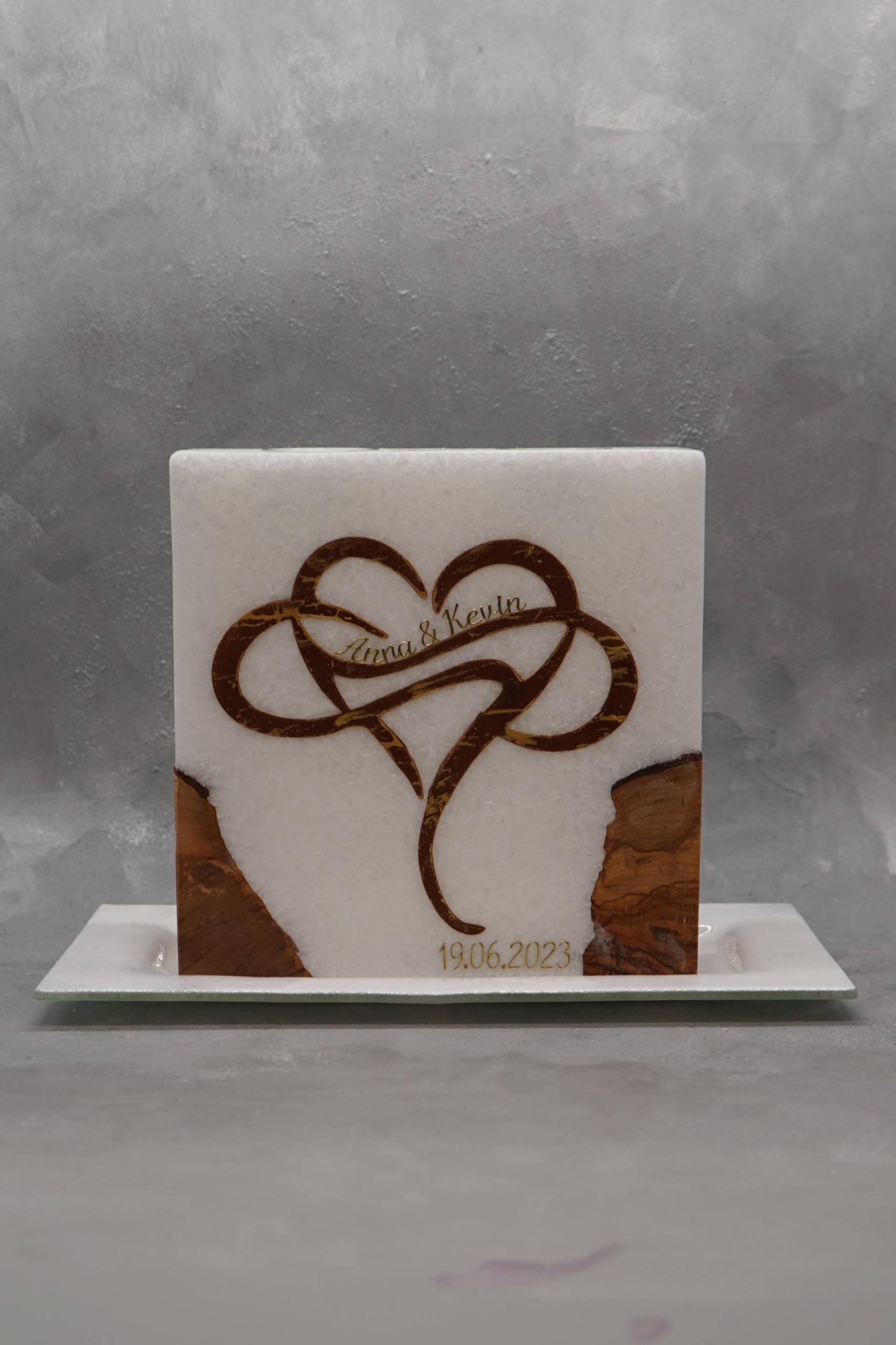 Hochzeitskerze mit eingegossenem Holz und 2 Teelichteinsätzen Unendlichkeitszeichen mit Herz