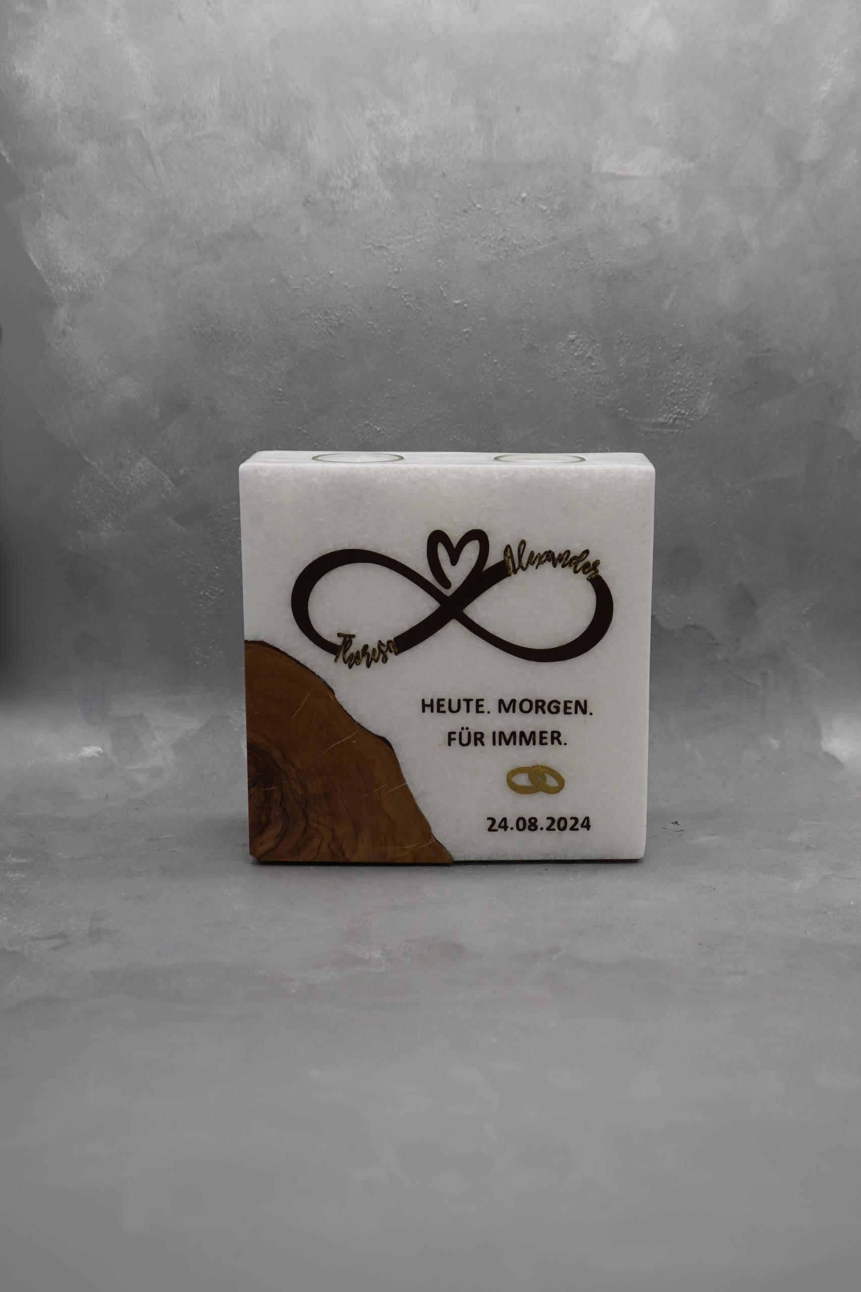 Hochzeitskerze mit eingegossenem Holz und 2 Teelichteinsätzen Unendlichkeitszeichen mit Namen