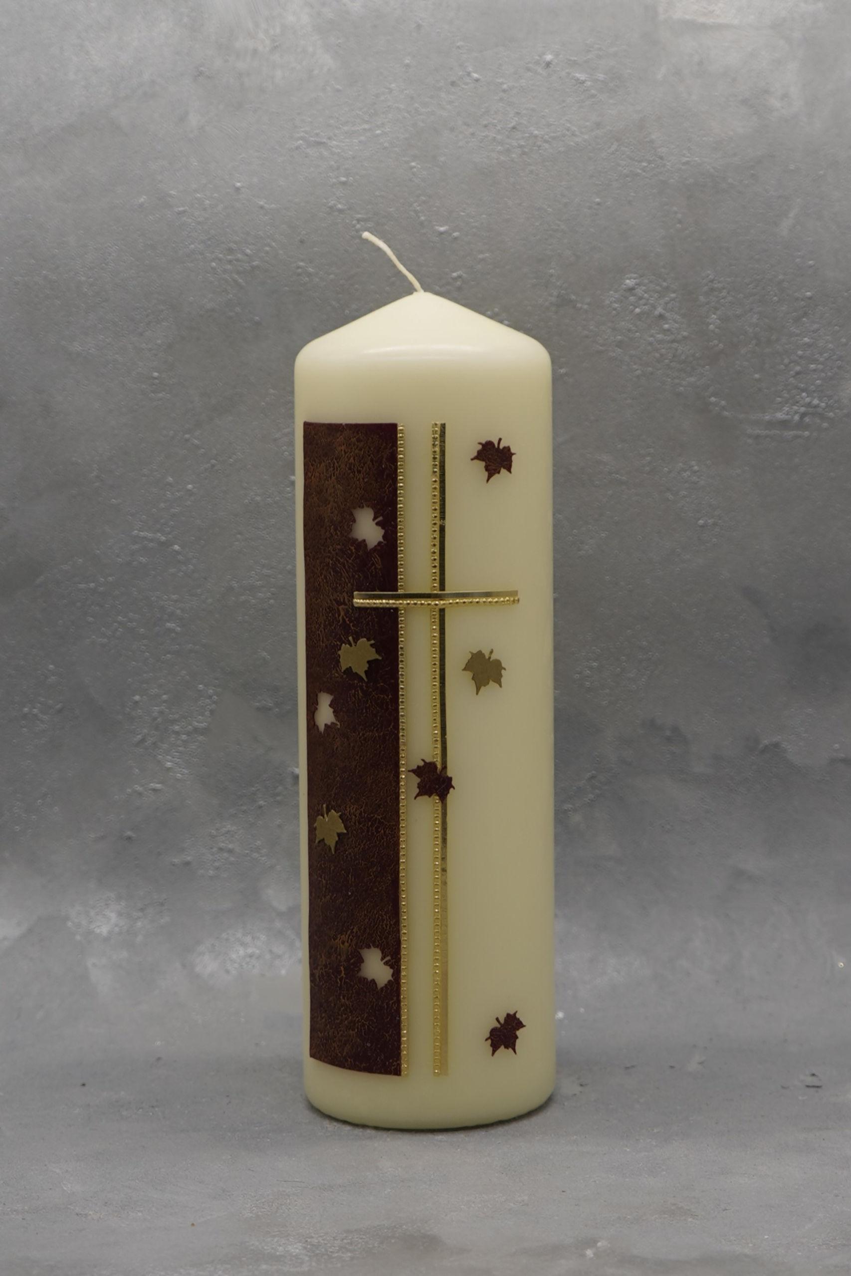 Trauerkerze mit Blätter und Kreuz