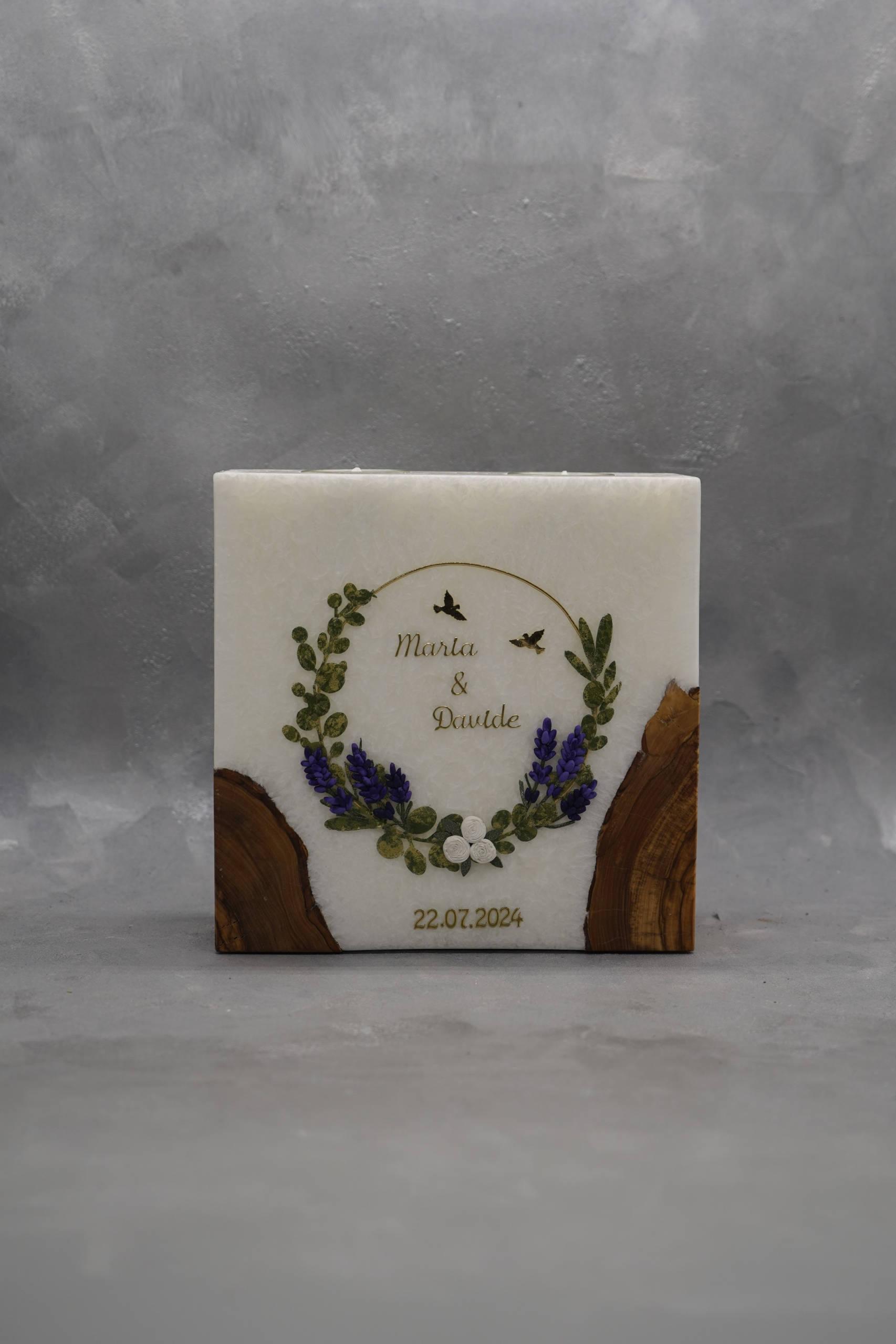 Hochzeitskerze mit eingegossenem Holz und 2 Teelichteinsätzen Eukalyptus mit Lavendel