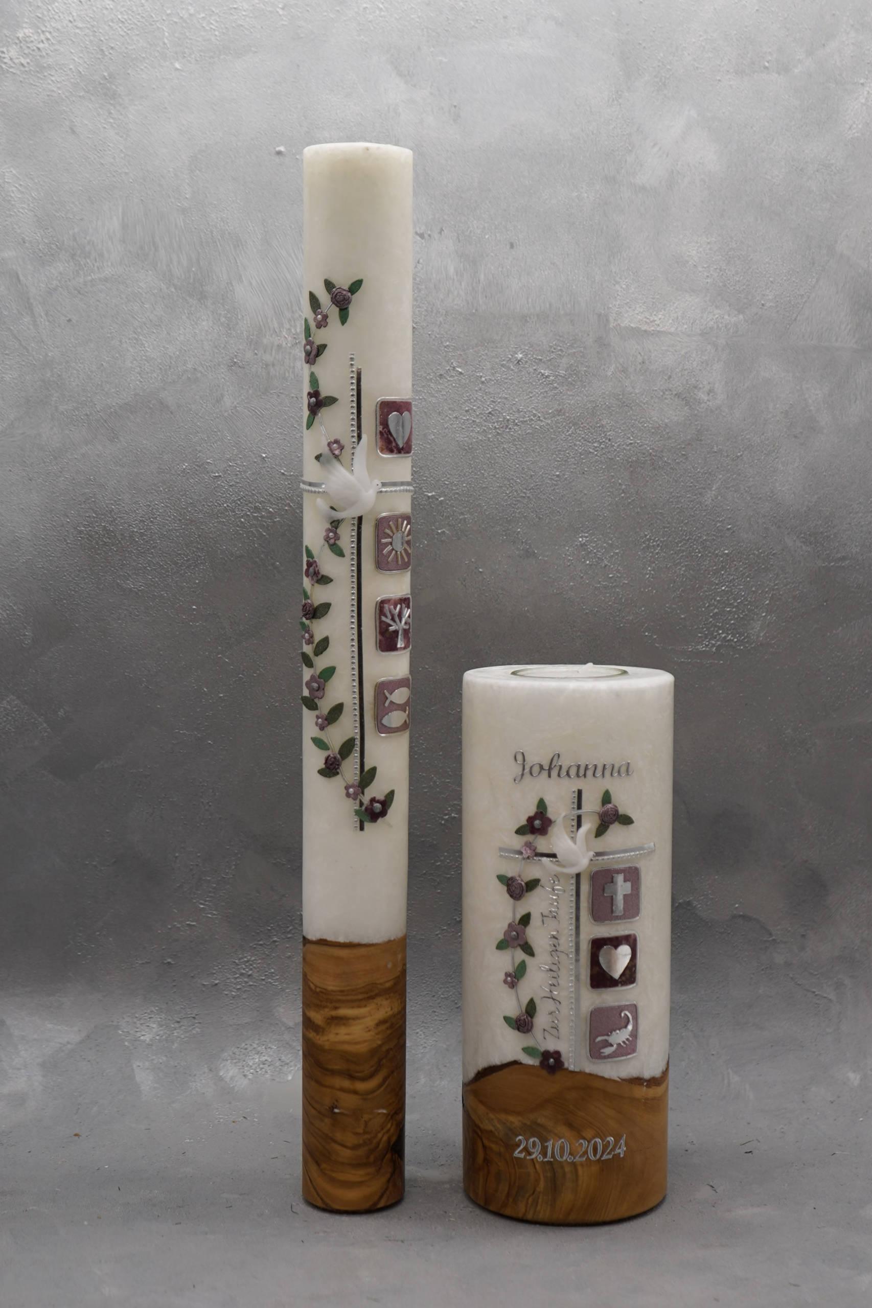 Taufkerze mit Blumen und Tischkerze mit Holzelement