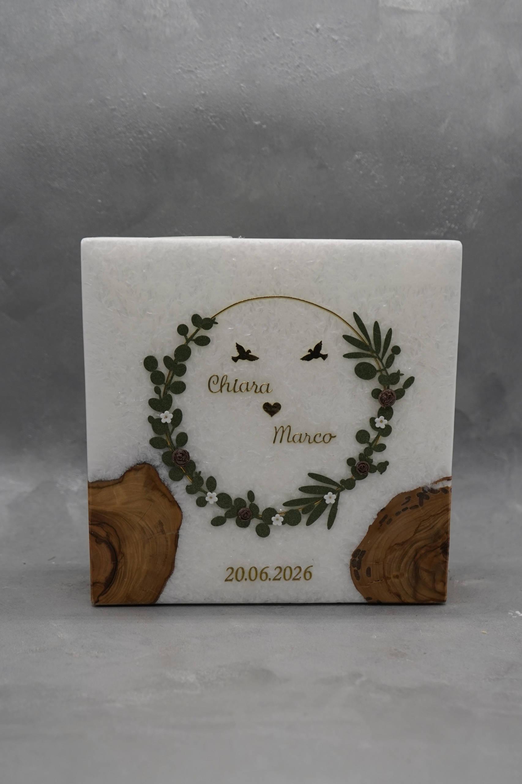 Hochzeitskerze mit eingegossenem Holz und 2 Teelichteinsätzen Eukalyptus
